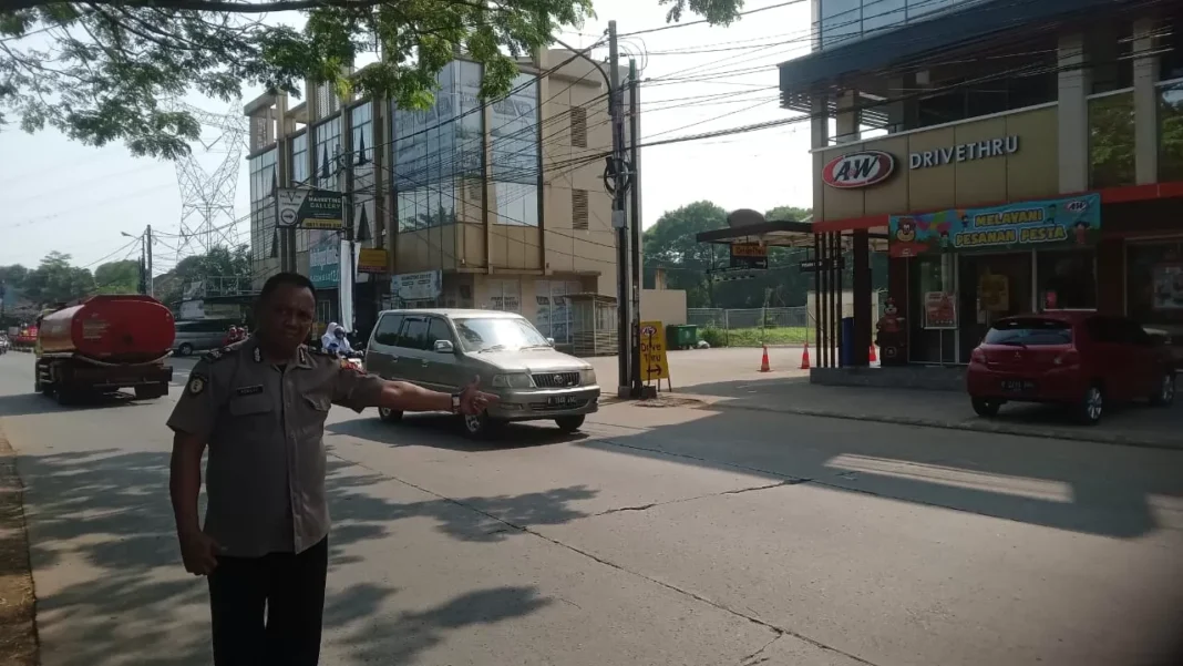 Video: Viral Polisi Diadang Pemobil ketika Kawal Orang Ngilu di Puncak Bogor