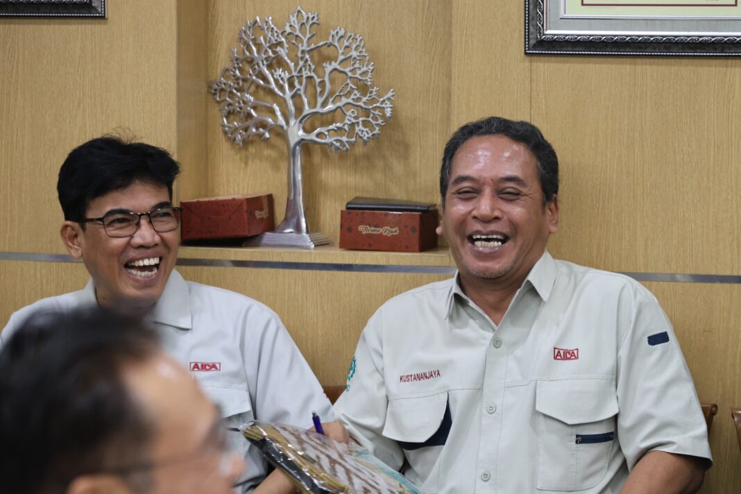 Polwan Polsubsektor Pekayon Jaya Ajak Ibu-ibu Posyandu Tetap Waspada