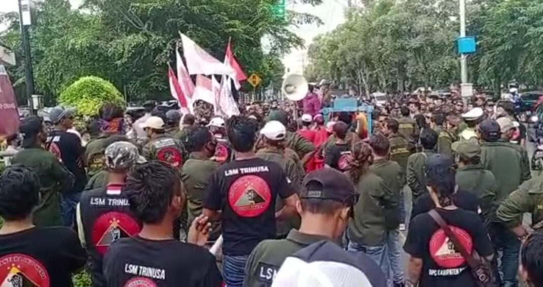 Aliansi Rakyat Miskin Geruduk DPRD Kota Bekasi