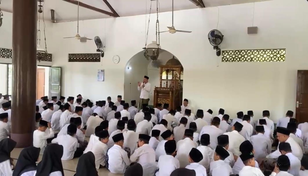 Awali Semester Genap, SMPN 1 Sudimoro Pacitan Gelar "Pagi Ceria" dan Apresiasi Siswa Berprestasi