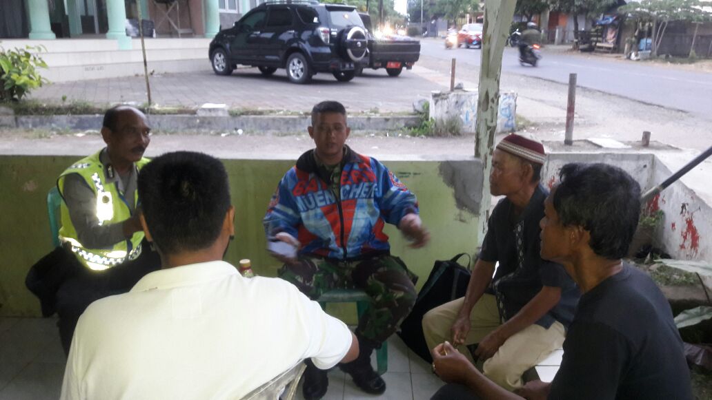 Bhabinkamtibmas Polsek Pasawahan Ingatkan Penduduk Hindari Judi Online