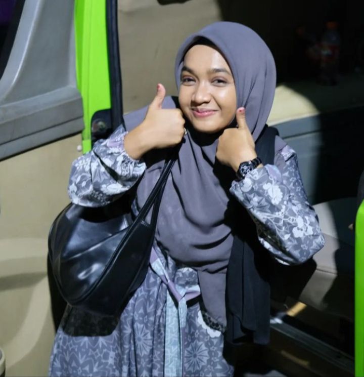 Pernikahan Ning Umi Laila dan Gus Anas Jadi Sorotan.