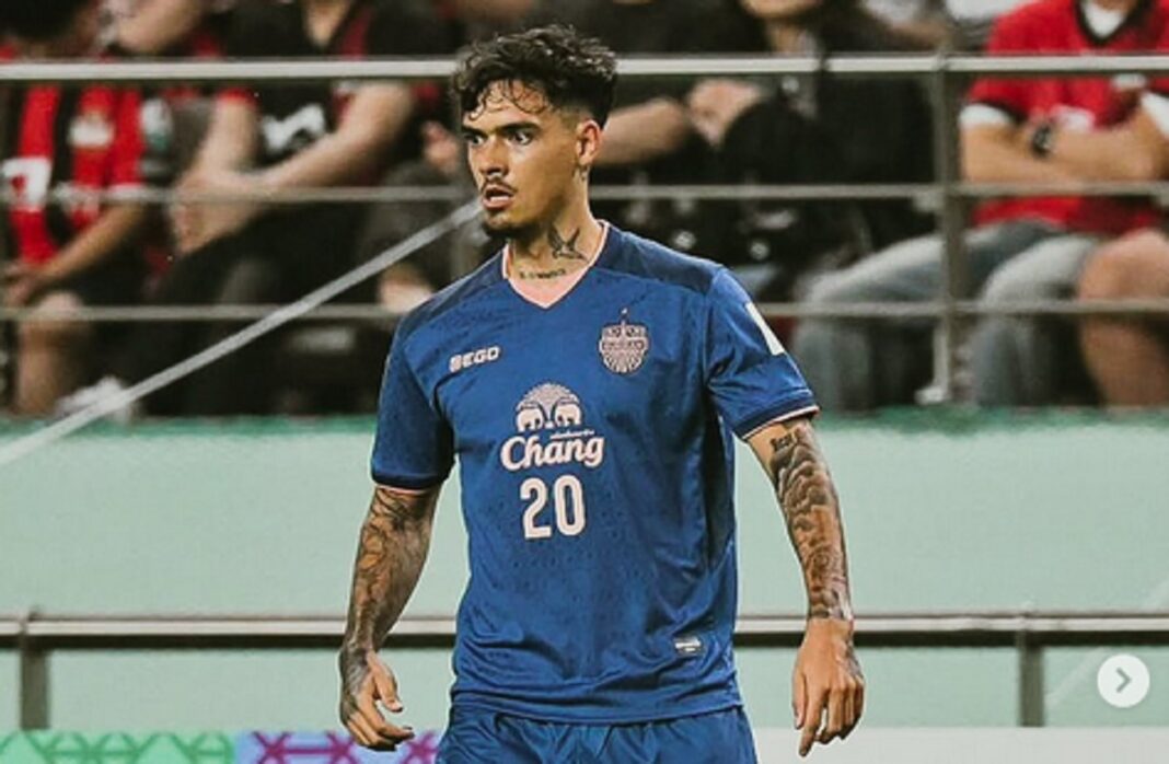 Persija Formal Gaet Shayne Pattynama