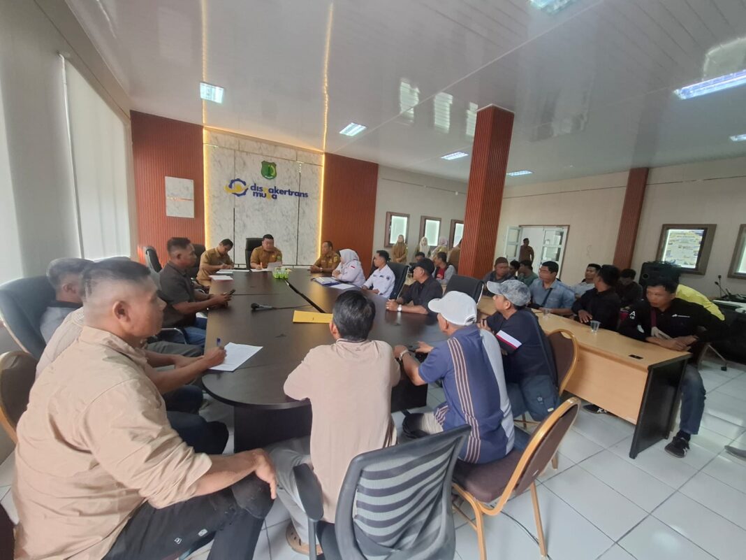 SMPN di Depok Renovasi Rp 28 M tapi 17 Kelas Tak Ada Meja-Kursi