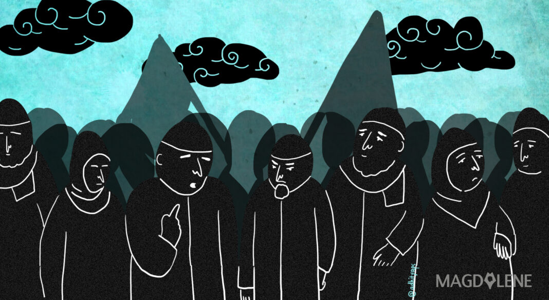 Viral Video Laki-laki Naik ke Atap Dikira Maling, Ternyata Tengah Mabuk