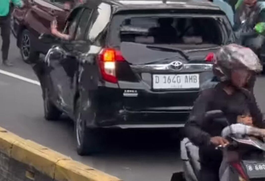 Pengemudi Ugal-ugalan Ditetapkan sebagai Tersangka Kepemilikan Senjata Berbahaya