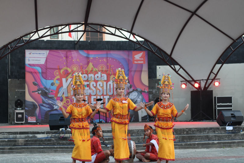 Pertunjukan Mendesak