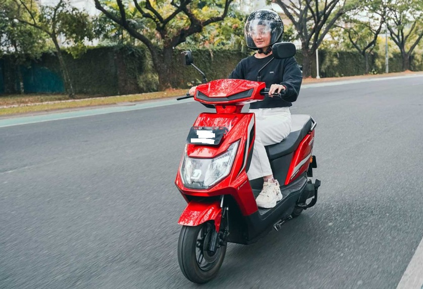 Video Viral Pemobil Nopol Bodong Ngaku Aparat Pukul Petugas SPBU di Jaktim